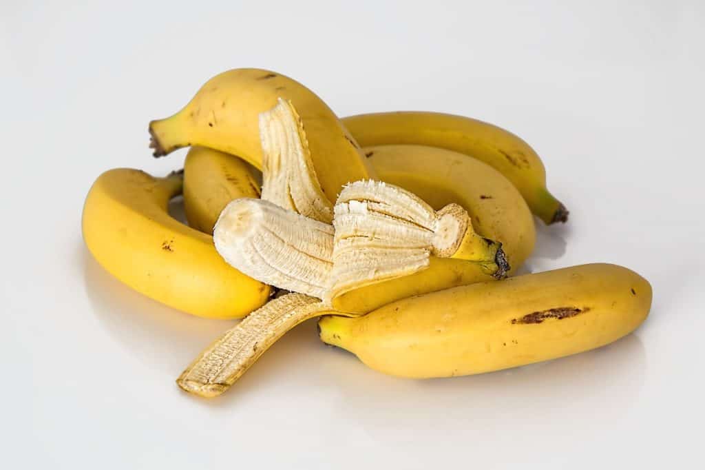 Chest & Stomach Pain After Eating Bananas IBS, Allergy, Reflux?