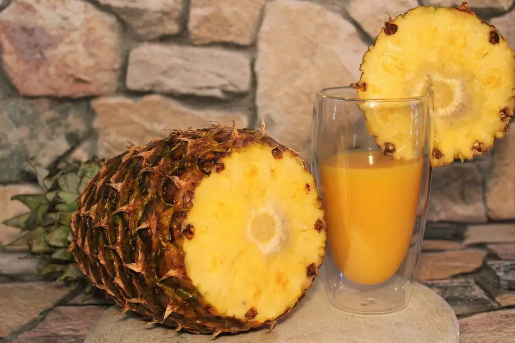 Is Pineapple Good For Acid Reflux? Acidity, Heartburn & Pineapple Juice